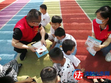 金乡县司法局鸡黍司法所开展六一儿童节安全知识普法教育活动